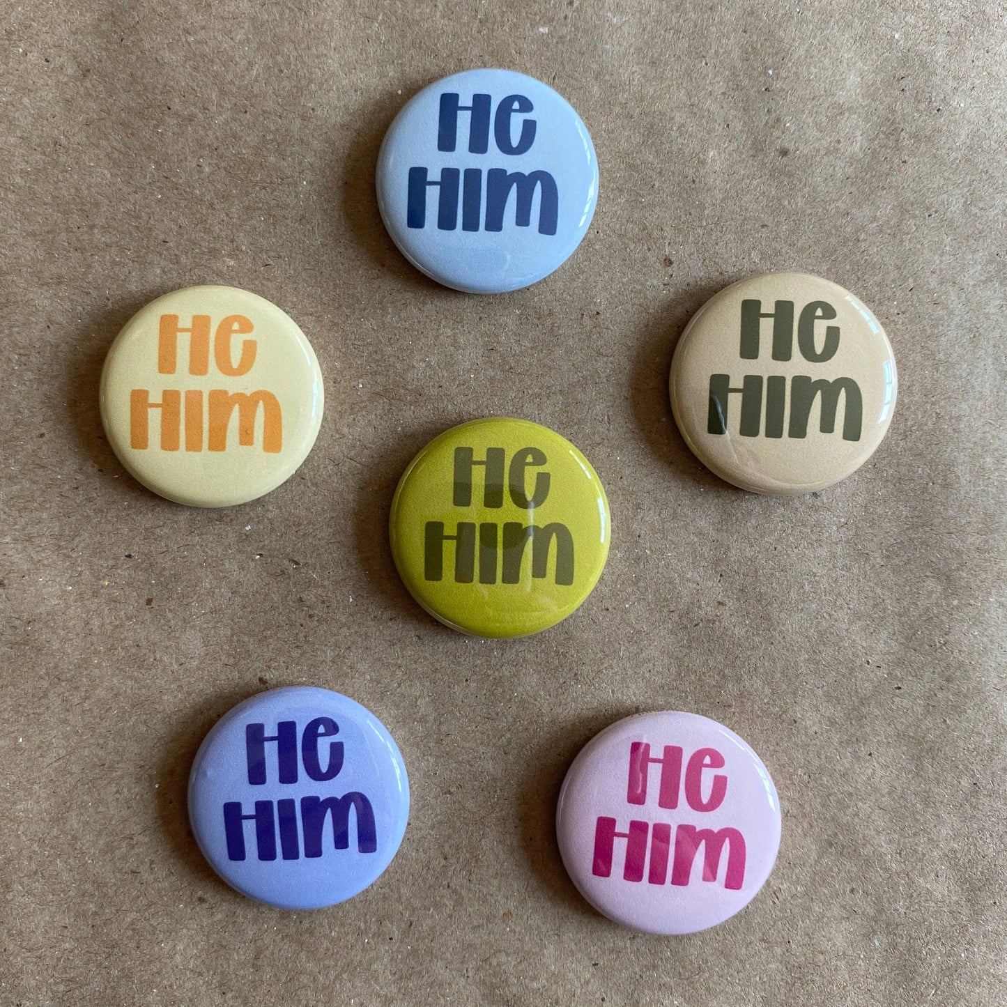 Pronoun pin back button