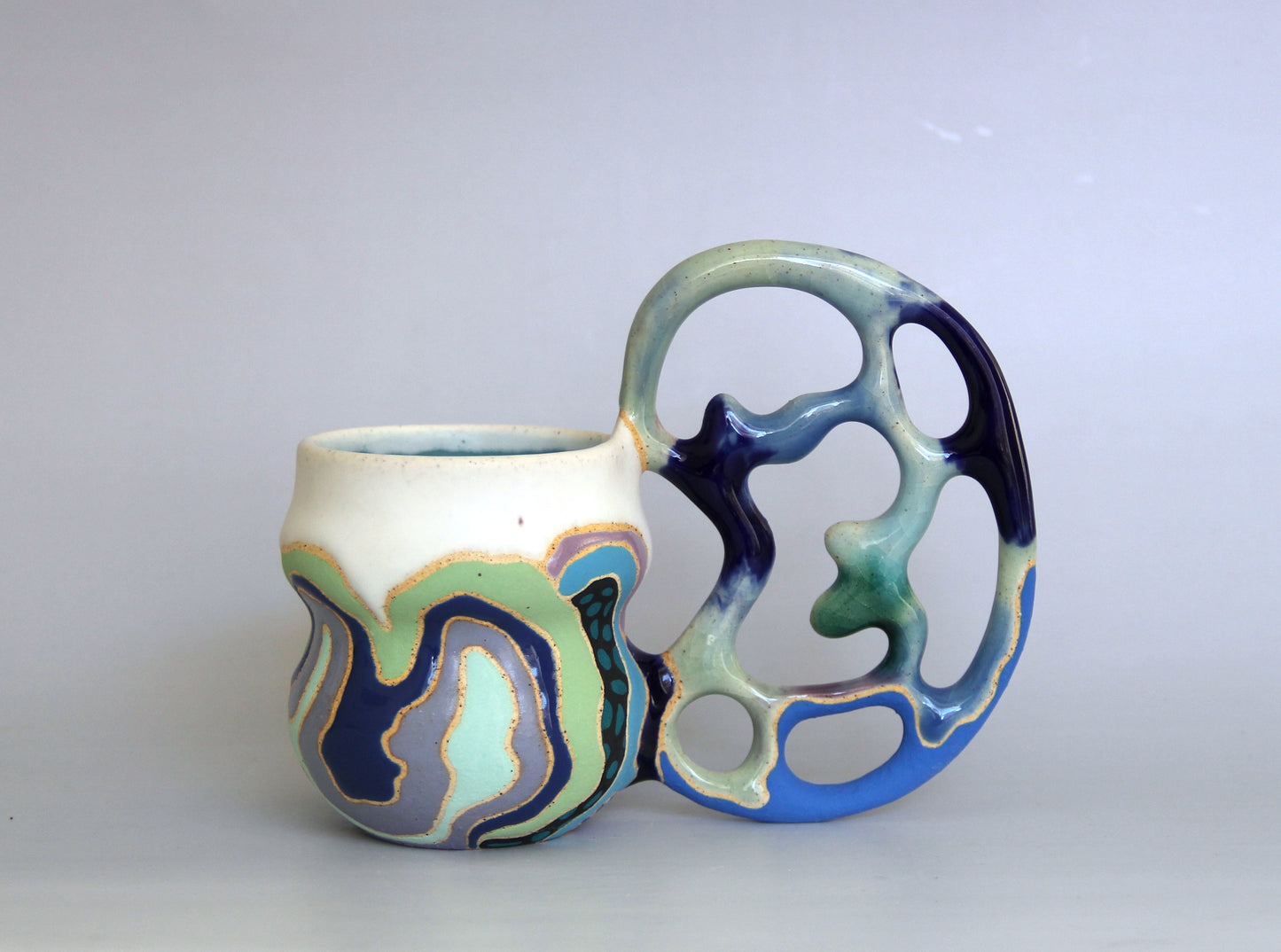 Jessica Thompson-Lee: Curved Loop Handle Sculptural Mug