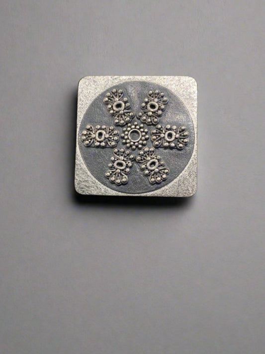 Leigh Roberts' "Mandala" Brooch