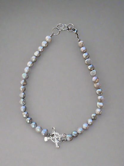 Dice Jewels - Celtic Pearl Necklace