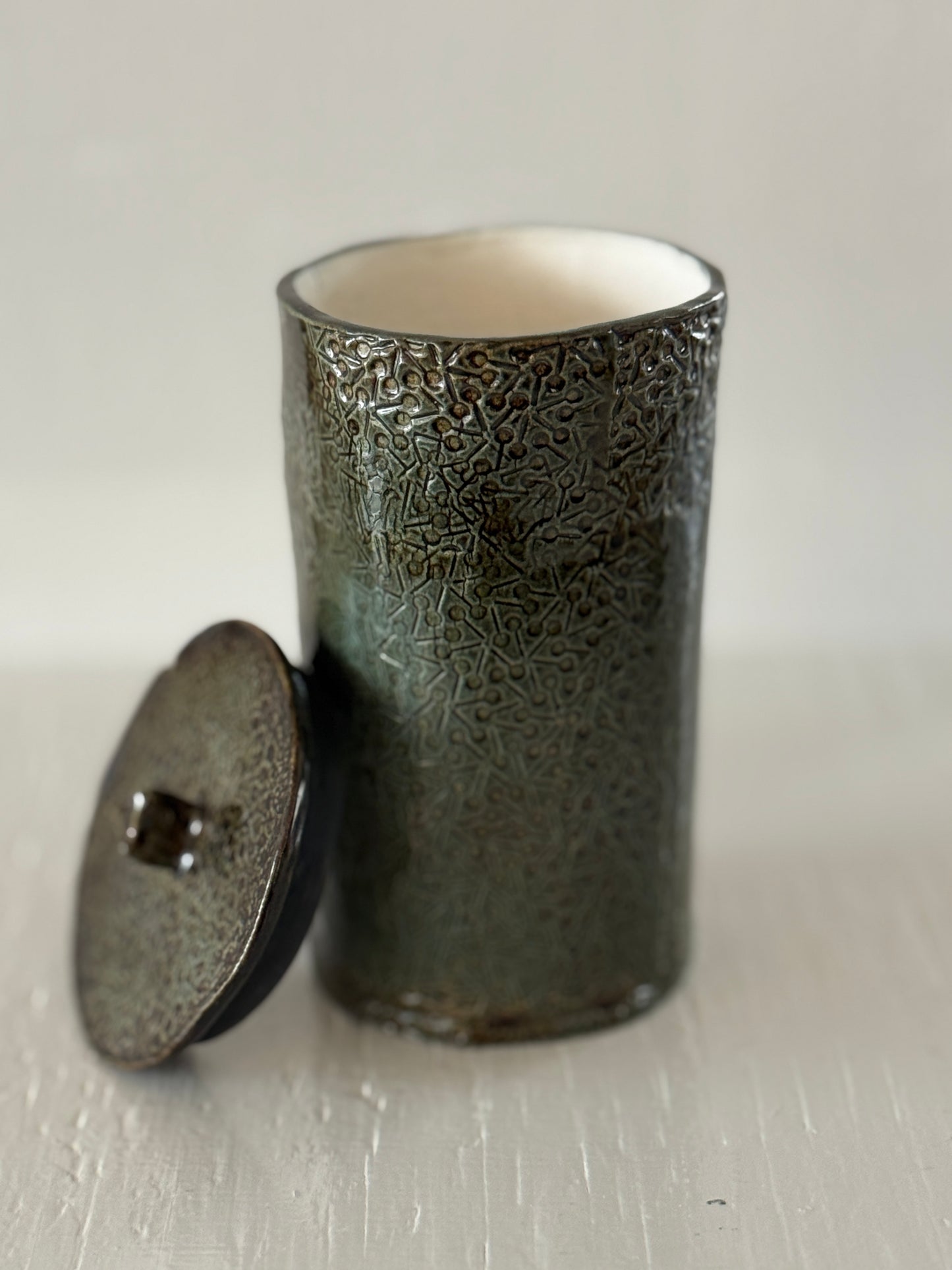 Studio Escargot: Porcelain box