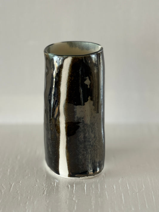Studio Escargot: Porcelain small vase