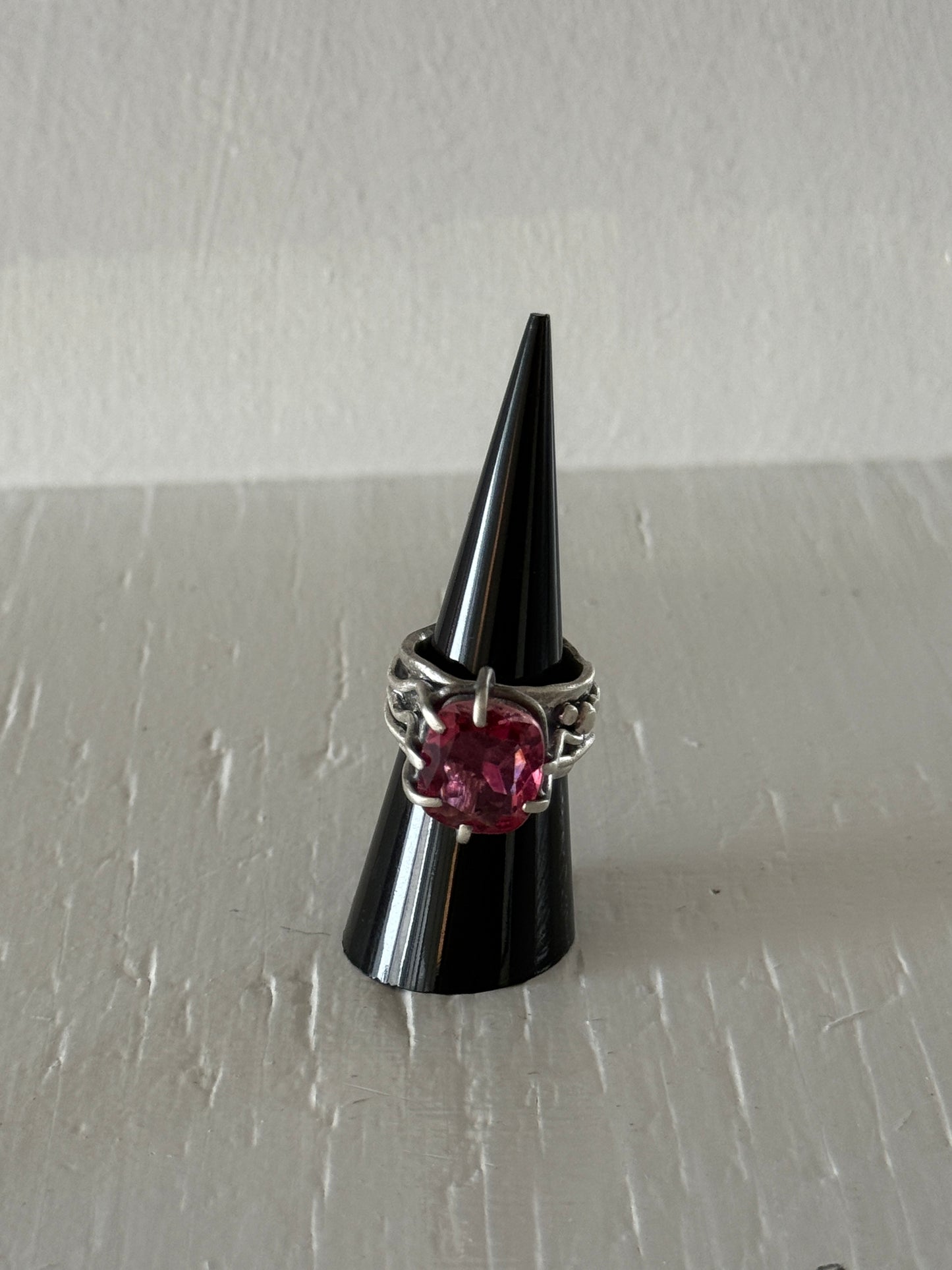 Leigh Roberts: Hydrothermal quartz ring pink 7 ¾ size