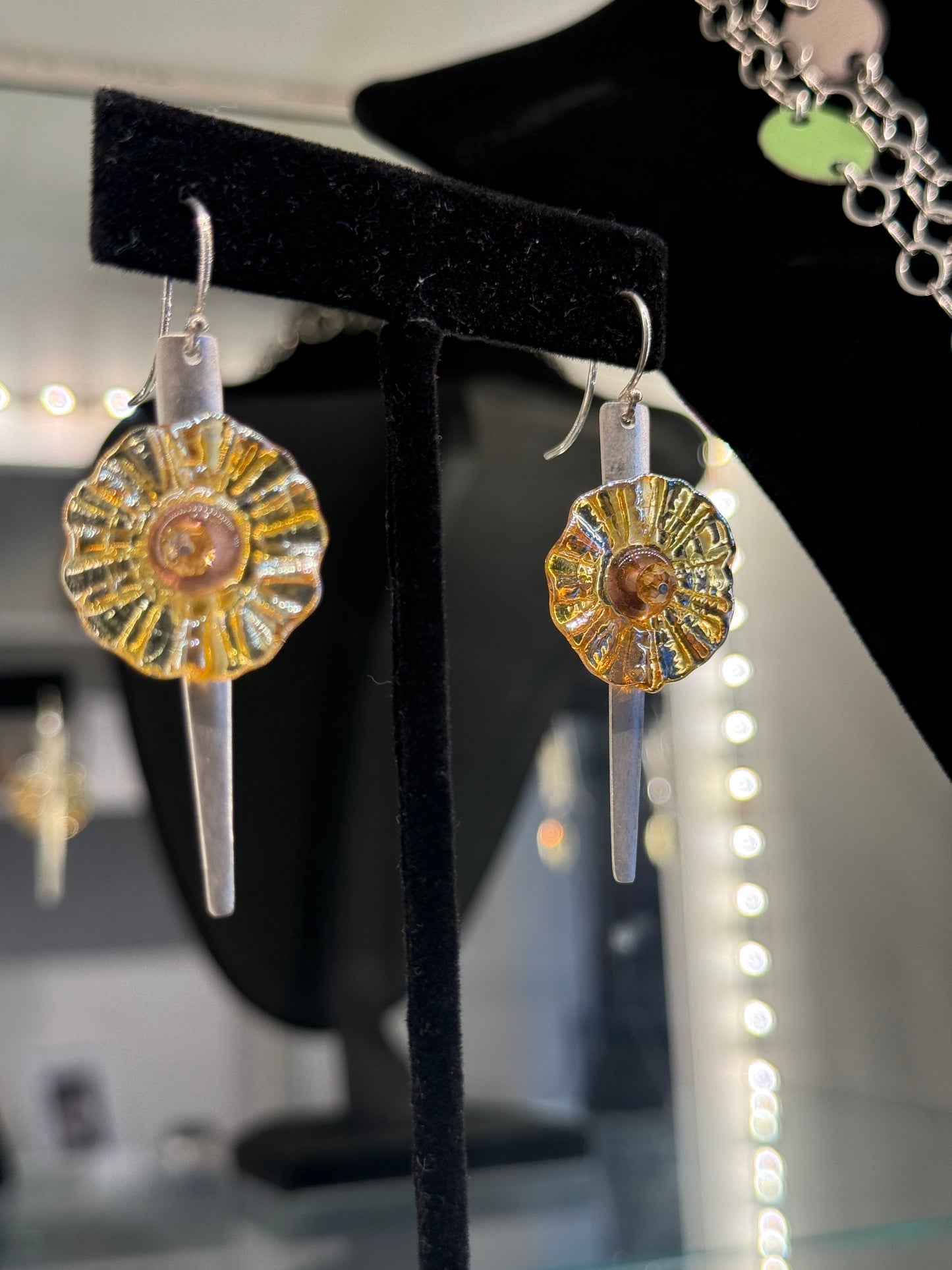 Leigh Roberts: Glass Flower on Sterling