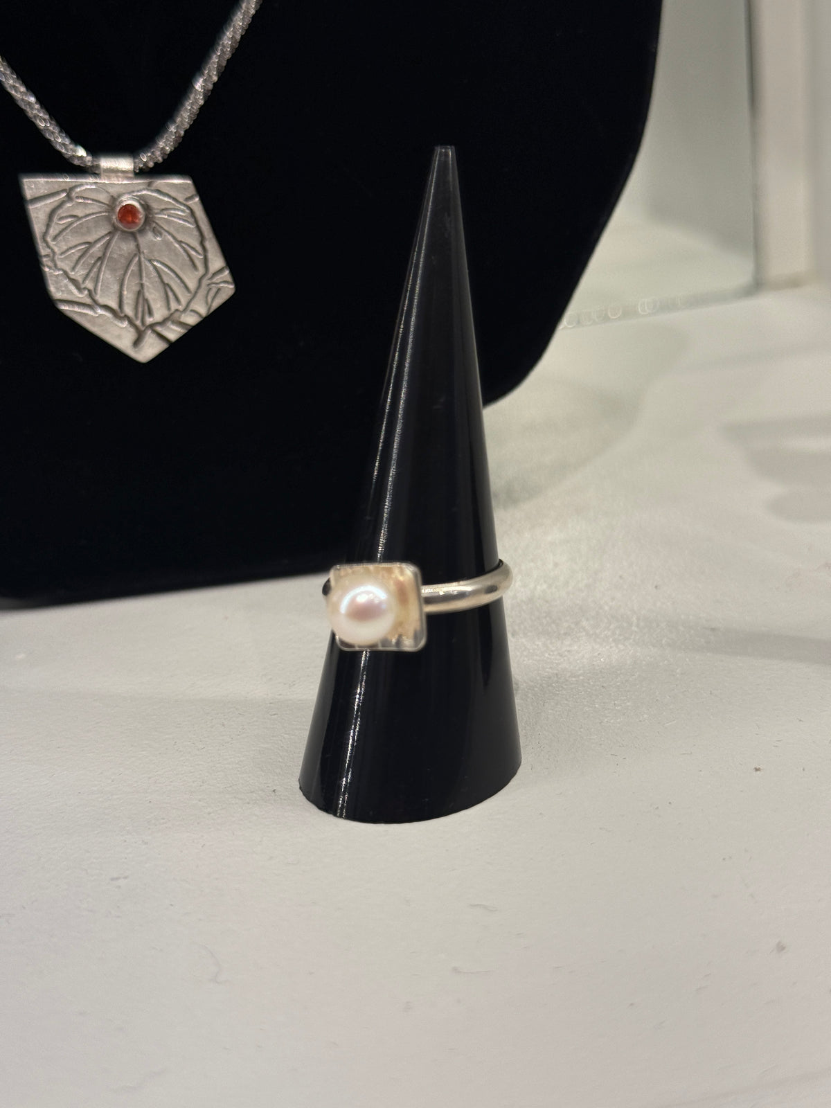 Leigh Roberts: Sterling + White Pearl Ring