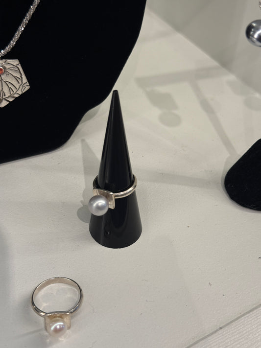 Leigh Roberts: Sterling + Blue Pearl Ring
