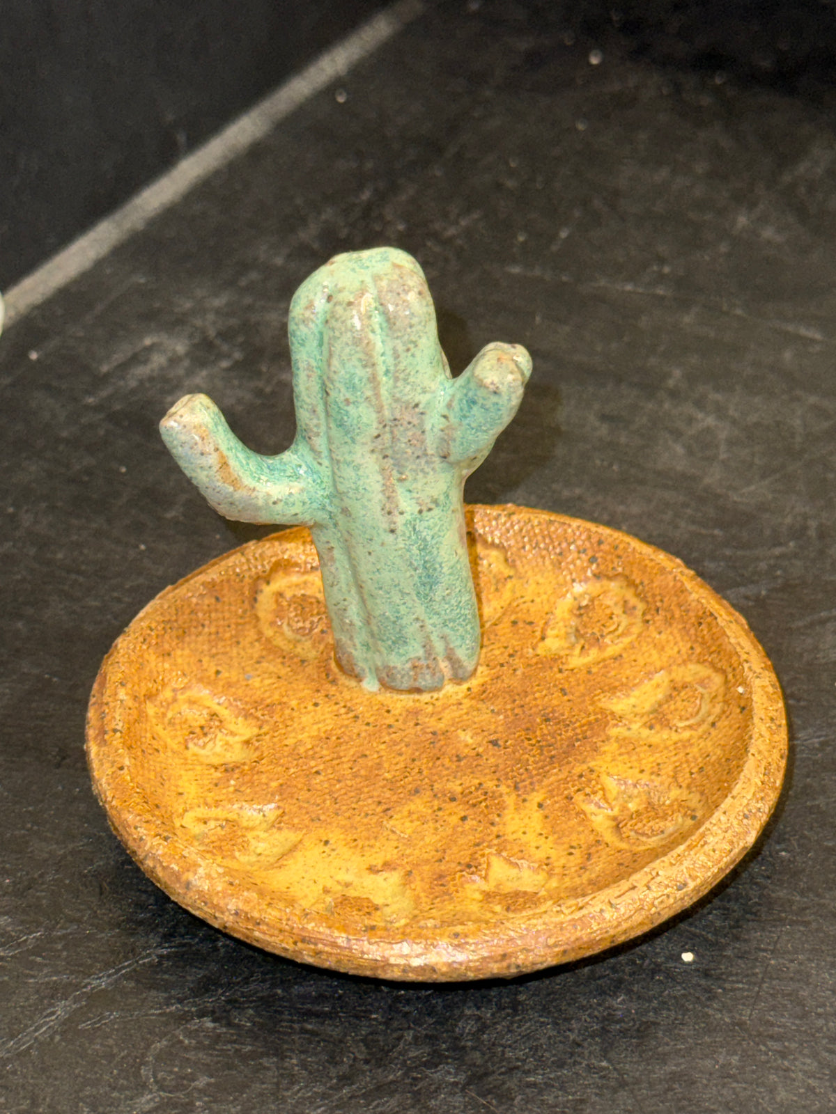 Giessow Pottery: Trays